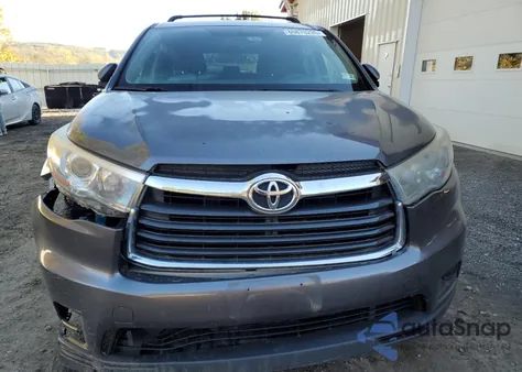 2016 Toyota Highlander Le z USA, uszkodzony, nr VIN 5TDBKRFH2GS349849